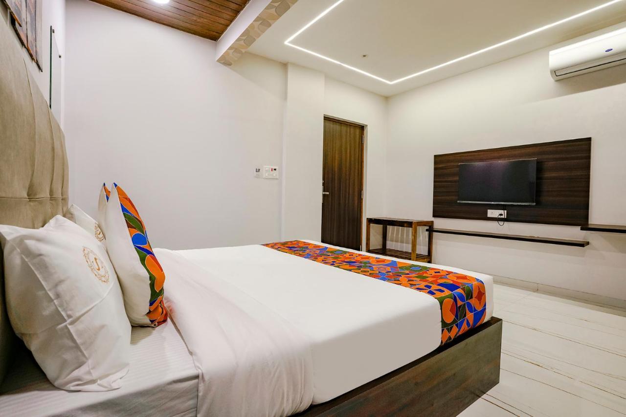Fabhotel Swaraj Shirgaon  外观 照片