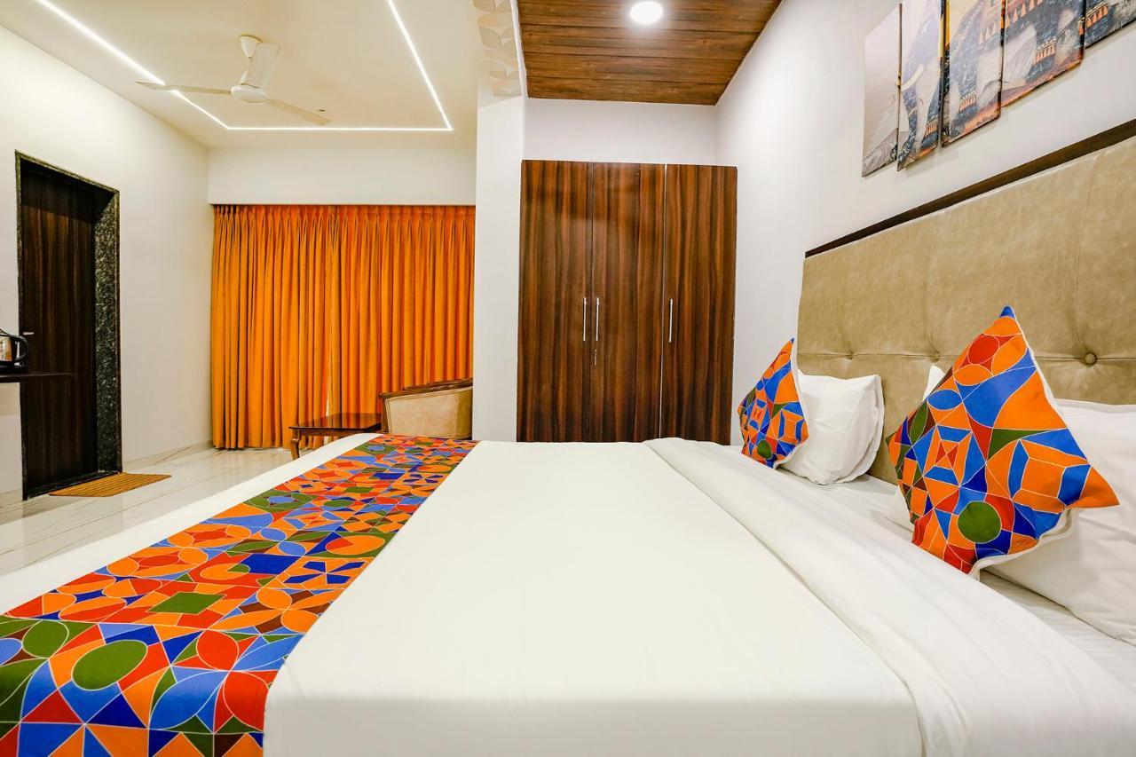 Fabhotel Swaraj Shirgaon  外观 照片