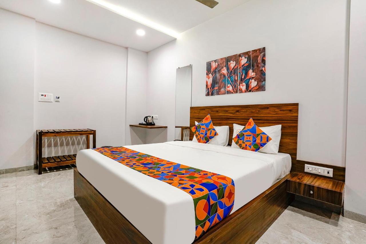 Fabhotel Swaraj Shirgaon  外观 照片