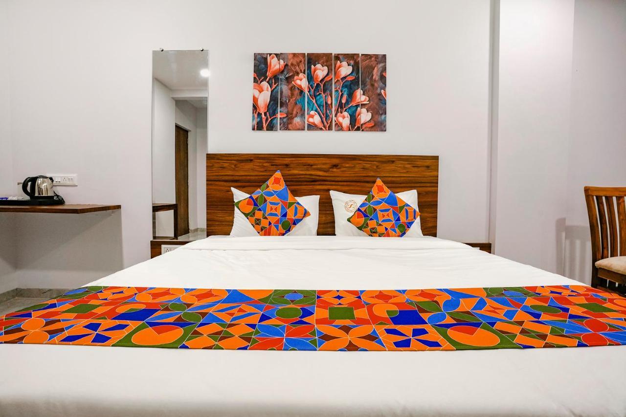 Fabhotel Swaraj Shirgaon  外观 照片