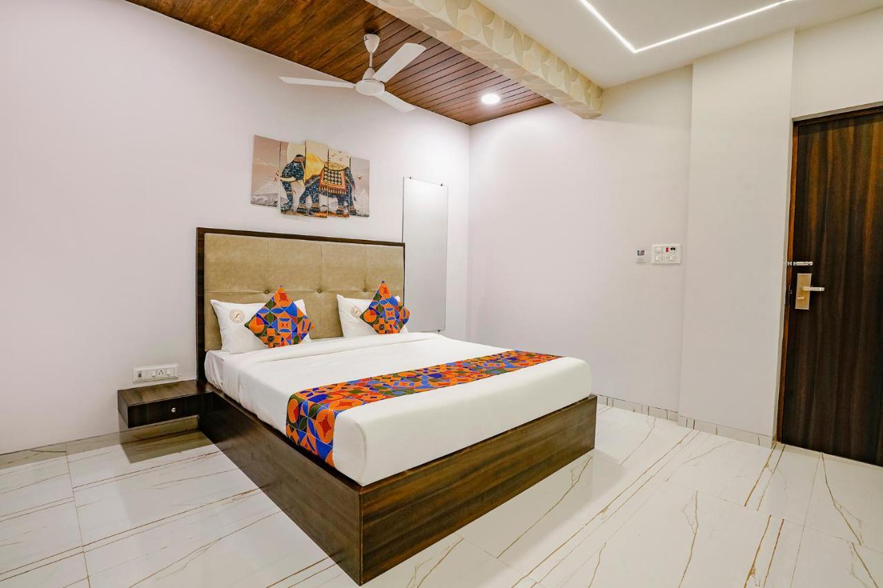 Fabhotel Swaraj Shirgaon  外观 照片